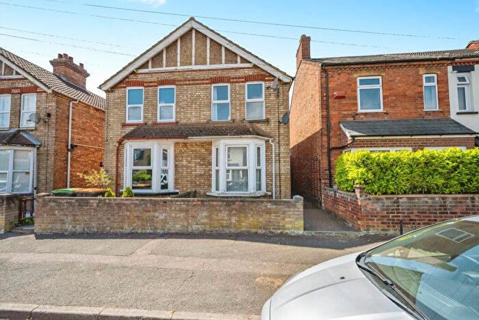 3 Bedroom Semi-Detached House For Sale In Thornton Street, Kempston, Bedford, Bedfordshire, MK42