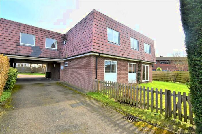 2 Bedroom Flat To Rent In New Road, Bourne End, SL8