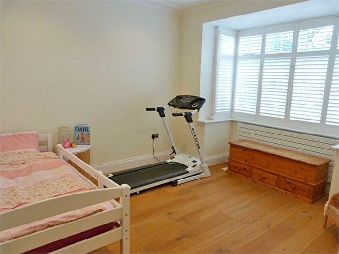 5 Bedroom Detached House For Sale In Lime Grove, Ruislip, HA4