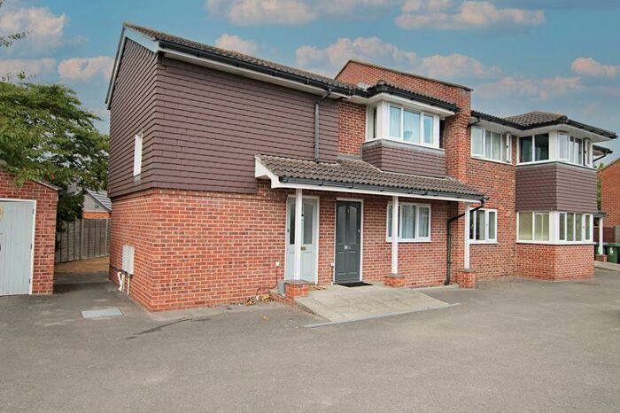 1 Bedroom Flat To Rent In Hunts Pond Road, Park Gate, SO31