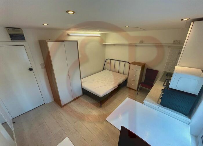 Studio To Rent In King Street, Hammersmith, W6