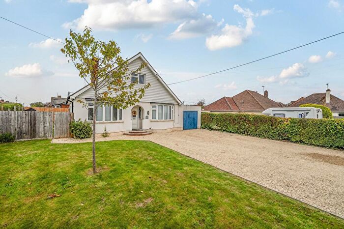 4 Bedroom Detached Bungalow For Sale In Larkhill Road, Durrington, SP4