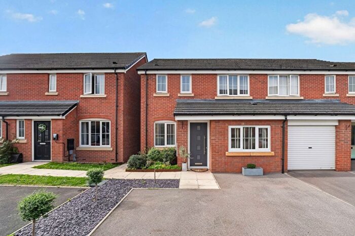 3 Bedroom Semi Detached House For Sale In Cozens Street, Wellesbourne, CV35
