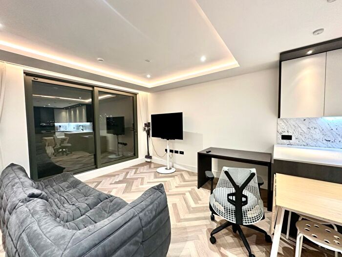 1 Bedroom Flat To Rent In Brigade Court, London, SE1