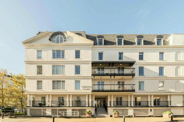 2 Bedroom Flat To Rent In Carlyle Court, London, SW10