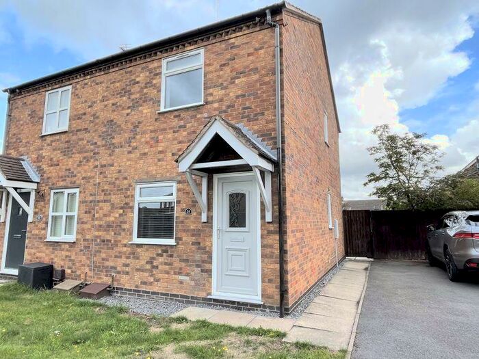 2 Bedroom Semi-Detached House To Rent In Finch Close, Swadlincote, DE11