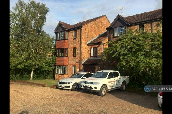 1 Bedroom Flat To Rent In Slough, Slough, SL2