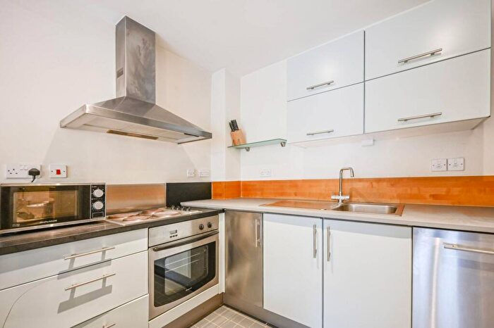 1 Bedroom Flat To Rent In Narrow Street, Limehouse, London, E14