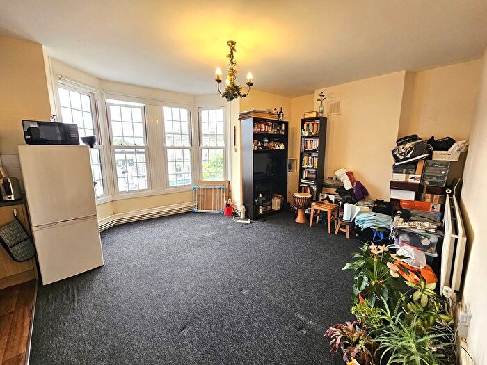 1 Bedroom Flat To Rent In Walworth Road, London, SE17