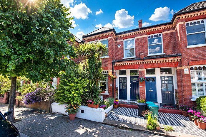 3 Bedroom Flat For Sale In Boundaries Road, Balham, SW12