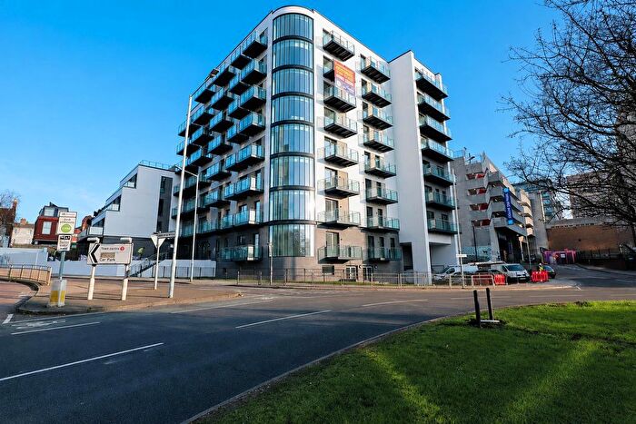 1 Bedroom Flat To Rent In Panorama Apartments, Uxbridge, UB8