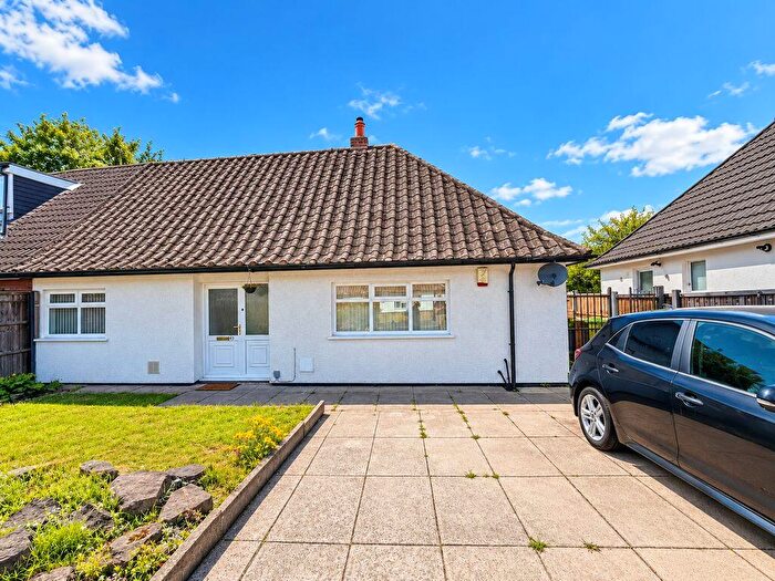 2 Bedroom Bungalow To Rent In Bedroom Bungalow - Middleton Boulevard, Nottingham, NG8