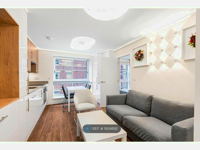 2 Bedroom Flat To Rent In Glebe House, London, W1T