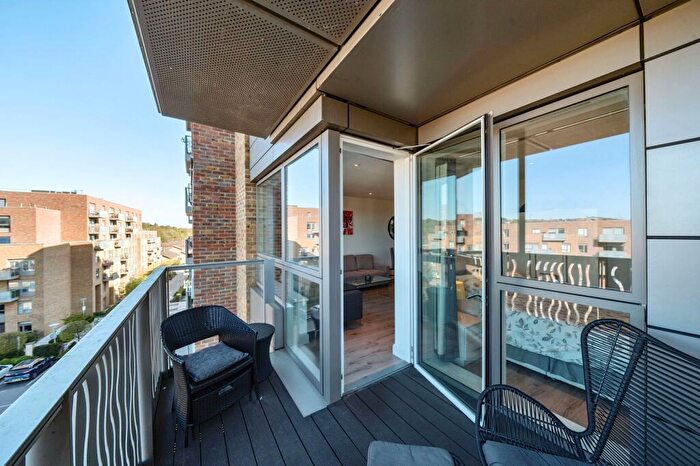 2 Bedroom Apartment For Sale In Compass Court, Crouch End, N8