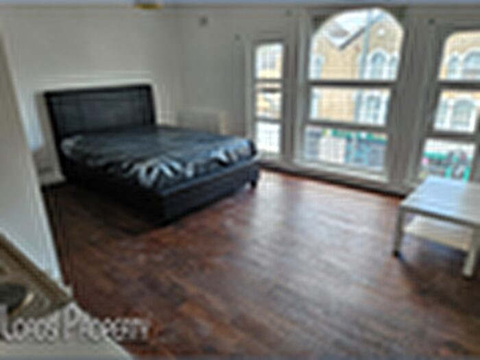 Studio To Rent In Seven Sisters Road, London, N15