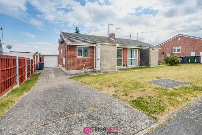 2 Bedroom Bungalow To Rent In Larkspur Close, Swinton, Mexborough, South Yorkshire, S64