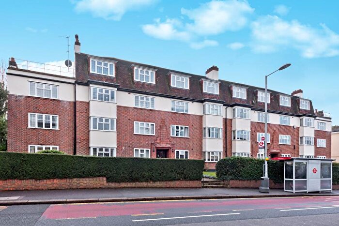 2 Bedroom Apartment To Rent In St Marks Hill, Surbiton, KT6