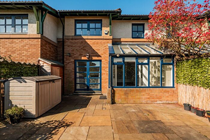 3 Bedroom Villa For Sale In West Werberside, Edinburgh, EH4