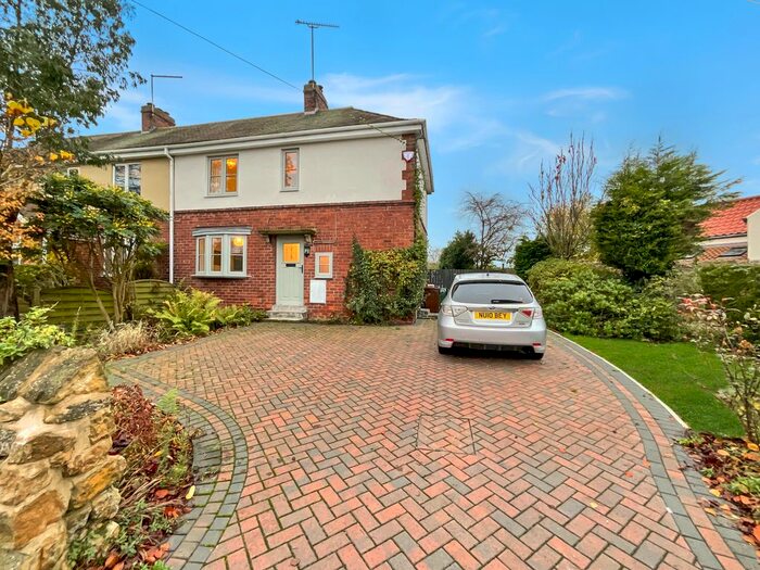 3 Bedroom Semi-Detached House For Sale In Common Road, Thorpe Salvin, S80