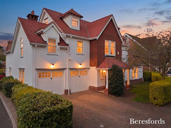 6 Bedroom Detached House For Sale In Petworth Close, Great Notley, CM77