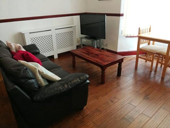 1 Bedroom Flat To Rent In Flat, Sketty Road, Uplands, Swansea., SA2