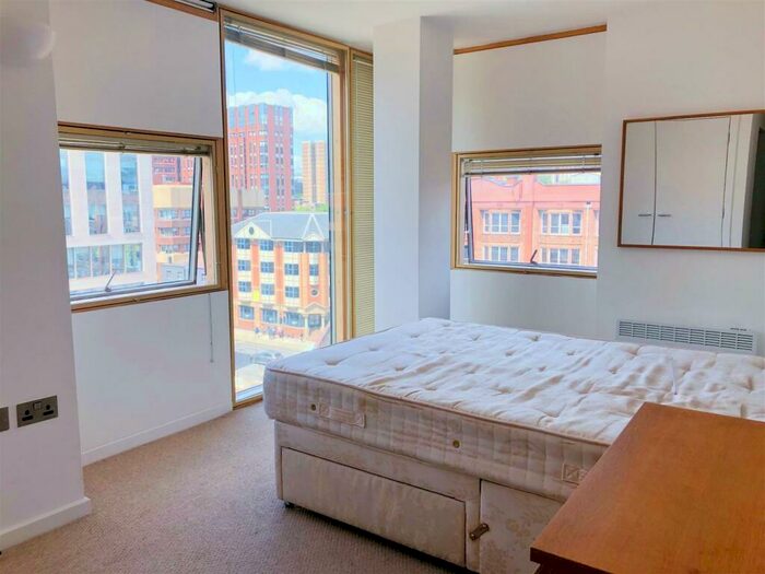 2 Bedroom Flat To Rent In Wellington Quarter, Wellington Street, Leeds, LS1