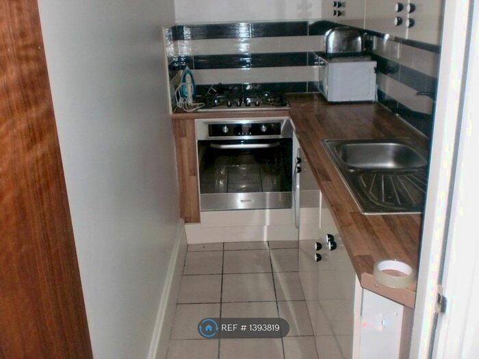 1 Bedroom Flat To Rent In Ebberston Terrace, Leeds, LS6