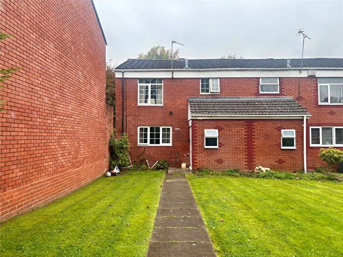 3 Bedroom End Terrace House For Sale In Millpool Gardens, Birmingham, West Midlands, B14