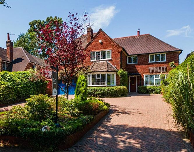 4 Bedroom Detached House For Sale In Blythe Way, Solihull, B91