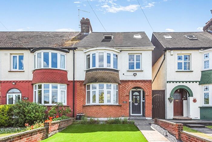 4 Bedroom End Of Terrace House For Sale In Rochester Road, Gravesend, Kent, DA12