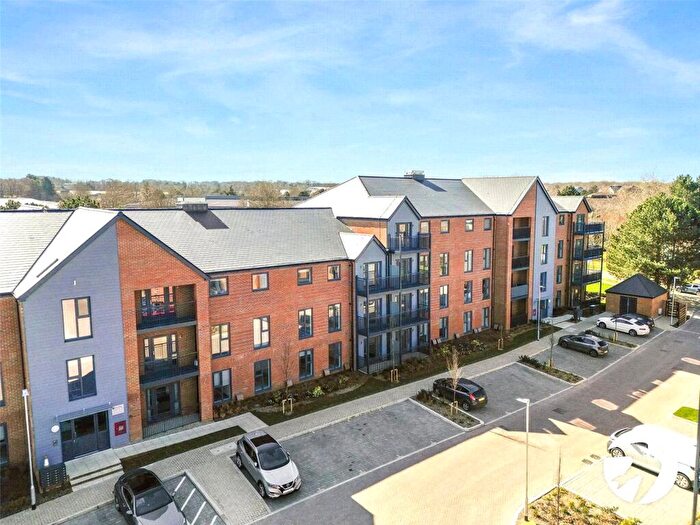 2 Bedroom Flat To Rent In Abbey Wood Road, Kings Hill, West Malling, Kent, ME19