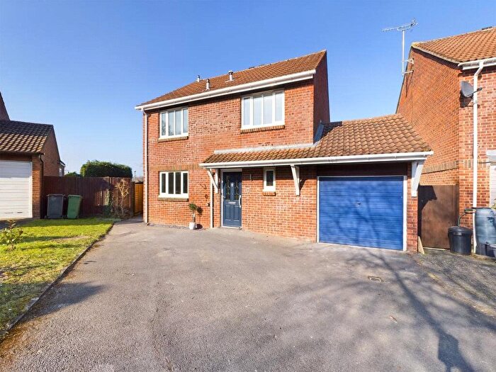 4 Bedroom Detached House To Rent In Van Dyck Close, Basingstoke, Hampshire, RG21