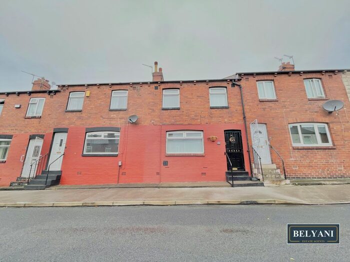 3 Bedroom Terraced House To Rent In Charlton Place, Leeds, LS9