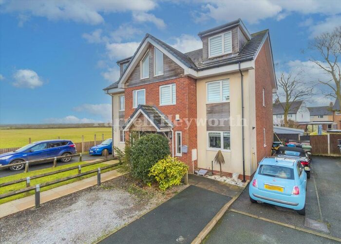 3 Bedroom Semi-Detached House For Sale In Wentworth Avenue, Inskip, Preston, PR4