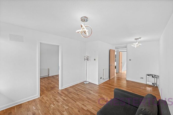 3 Bedroom Flat To Rent In Frans Hals Court, Amsterdam Road, E14