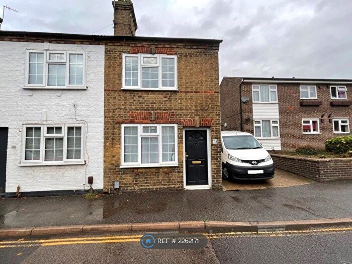 3 Bedroom End Of Terrace House To Rent In High Street, Sandy, SG19