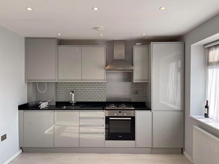 3 Bedroom Flat To Rent In The Hyde, Southbourne Court The Hyde, NW9