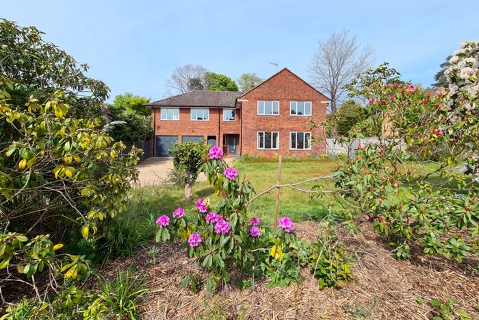 6 Bedroom Detached House To Rent In Kingsley Avenue, Camberley, Surrey, GU15