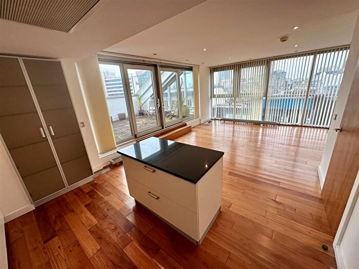 2 Bedroom Flat For Sale In The Edge, Clowes Street, Salford, M3