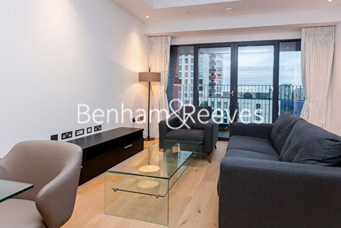 1 Bedroom Apartment To Rent In Botanic Square, London City Island, E14