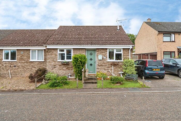 1 Bedroom Semi-Detached Bungalow For Sale In Willow Close, Brandon, IP27