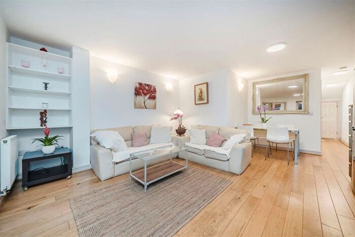 2 Bedroom Flat To Rent In Tadmor Street, London, W12