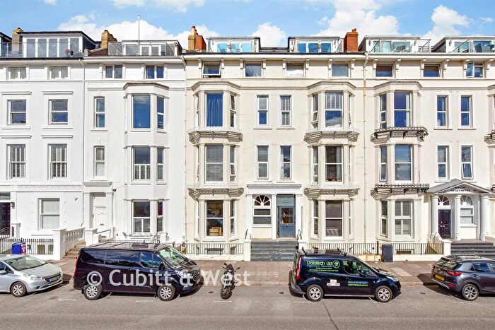 2 Bedroom Flat For Sale In South Parade, Southsea, Hampshire, PO5