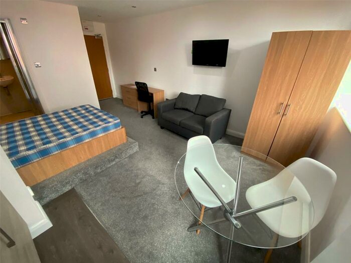 Apartment To Rent In Bracken House, - Charles Street, Manchester, M1