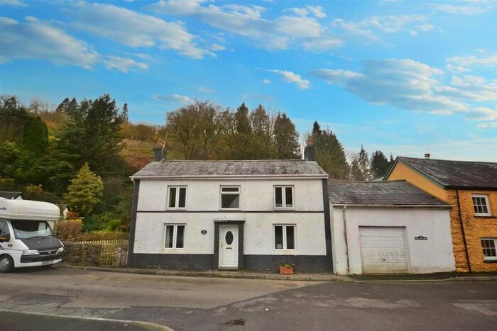 3 Bedroom Link Detached House For Sale In Cwmduad, Carmarthen, SA33