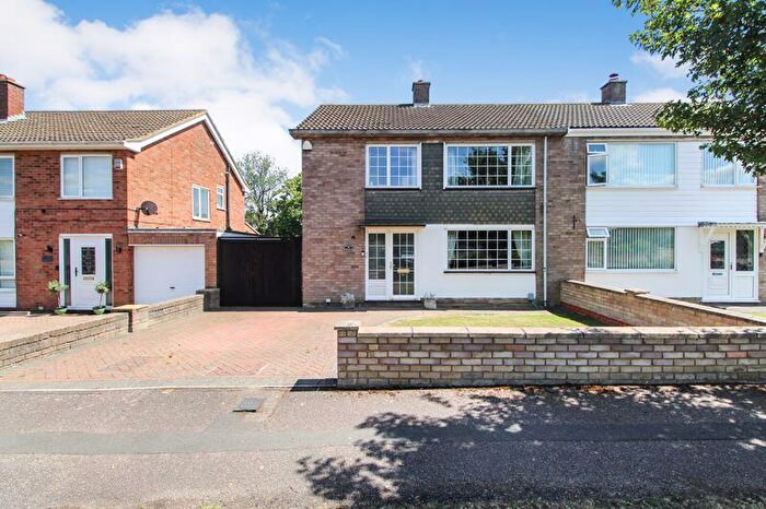 3 Bedroom Semi-Detached House For Sale In Conway Crescent, Bedford, MK41