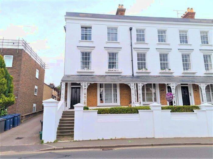 1 Bedroom Flat To Rent In East Street, Farnham, GU9