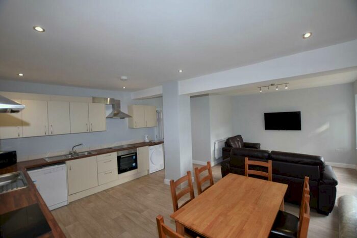 7 Bedroom Property To Rent In Slater Avenue, DE1