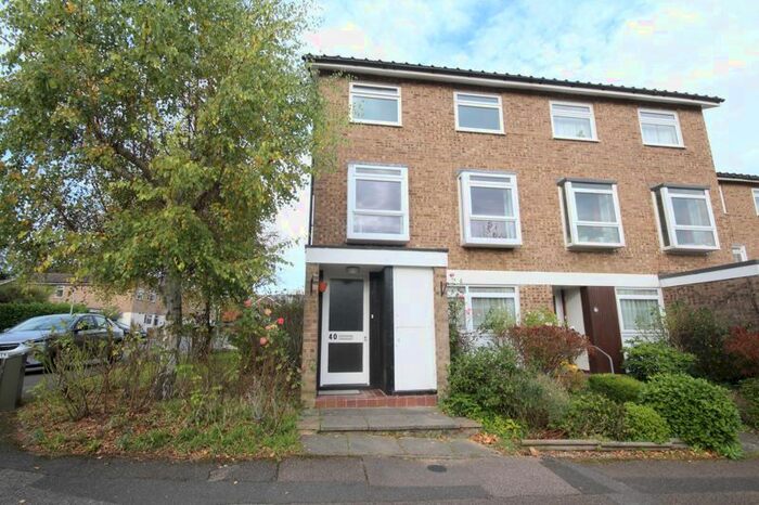 2 Bedroom Flat To Rent In Tulip Tree Close, Tonbridge TN9
