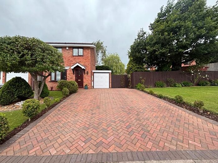 3 Bedroom Detached House For Sale In Chetwynd Close, Stirchley, TF3